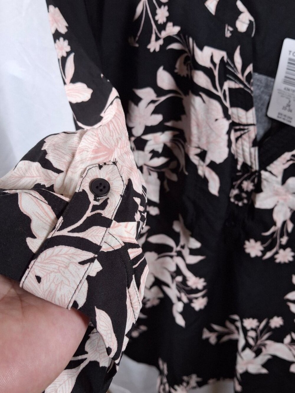 Torrid Size 3 Black Pink Floral Button Down Shirt